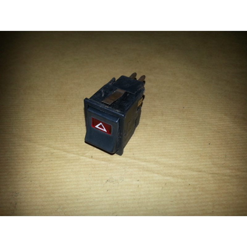 ELI011U alarm licht schakelaar gebr   YUF101660